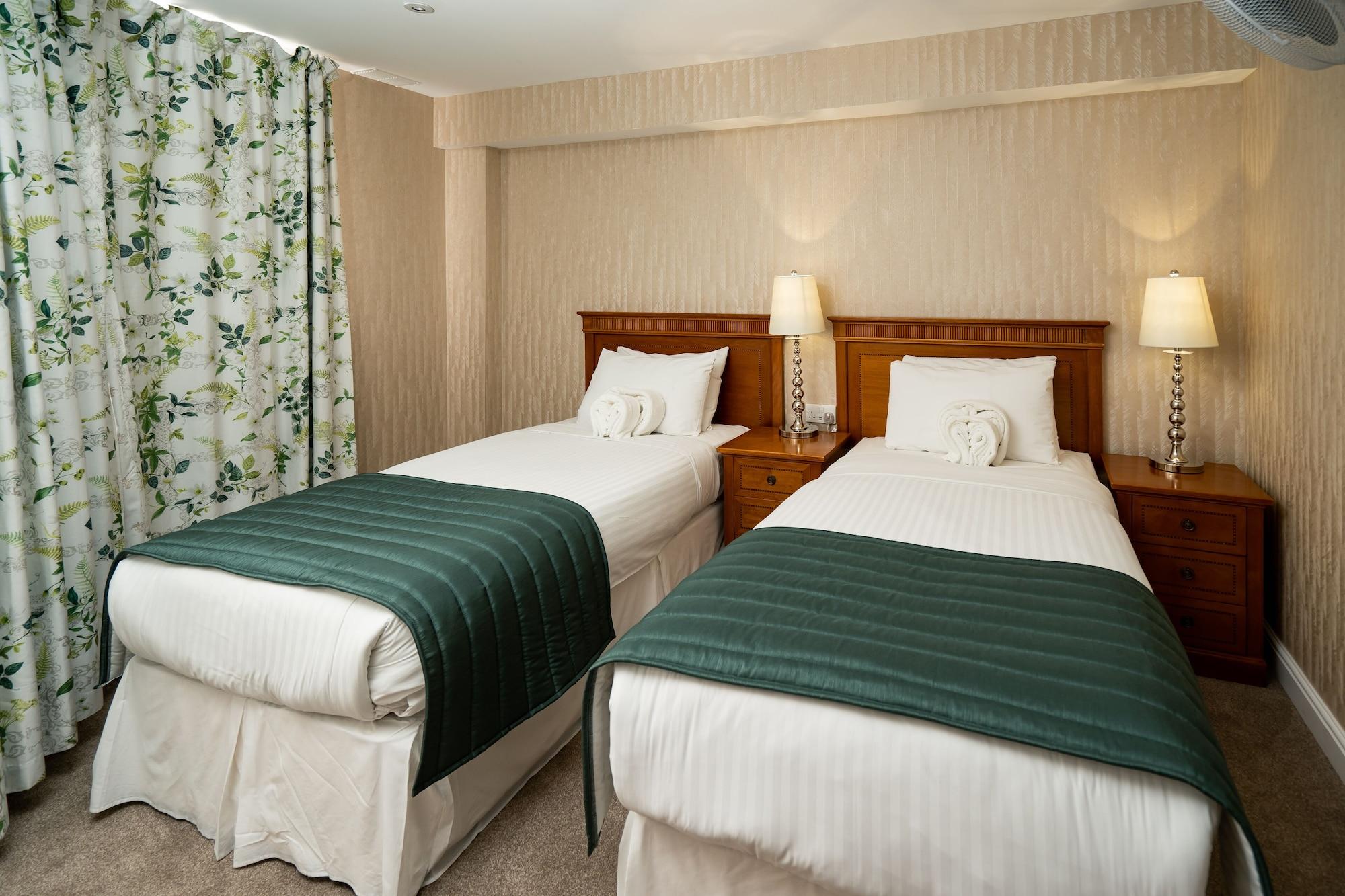 The Clarendon Hotel Blackheath Bagian luar foto