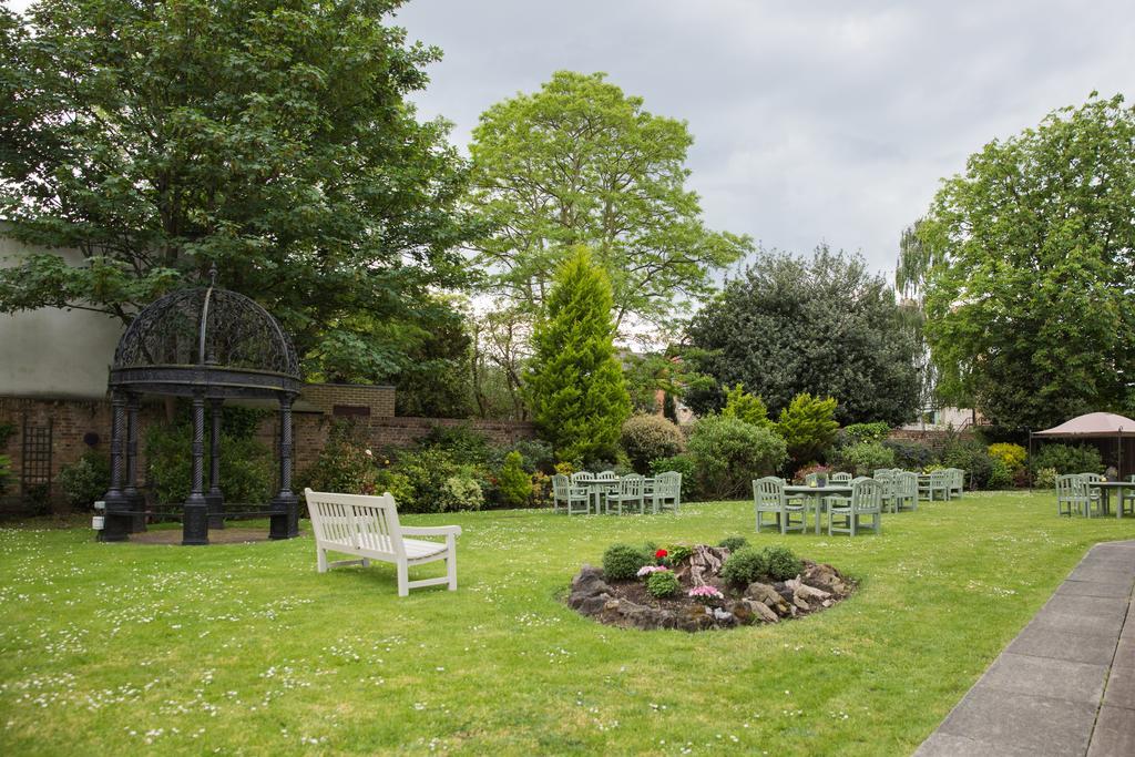 The Clarendon Hotel Blackheath Bagian luar foto
