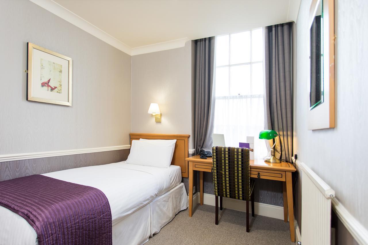 The Clarendon Hotel Blackheath Bagian luar foto