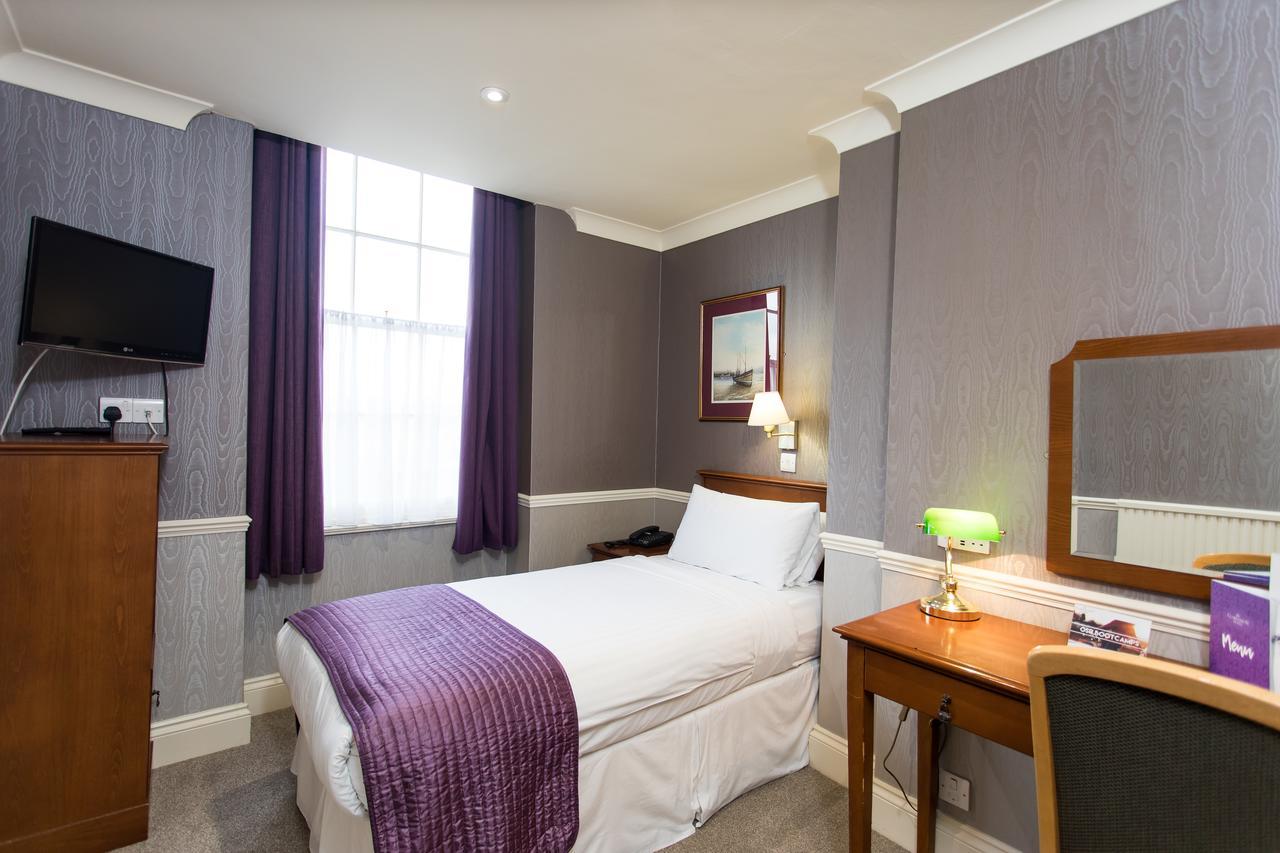 The Clarendon Hotel Blackheath Bagian luar foto