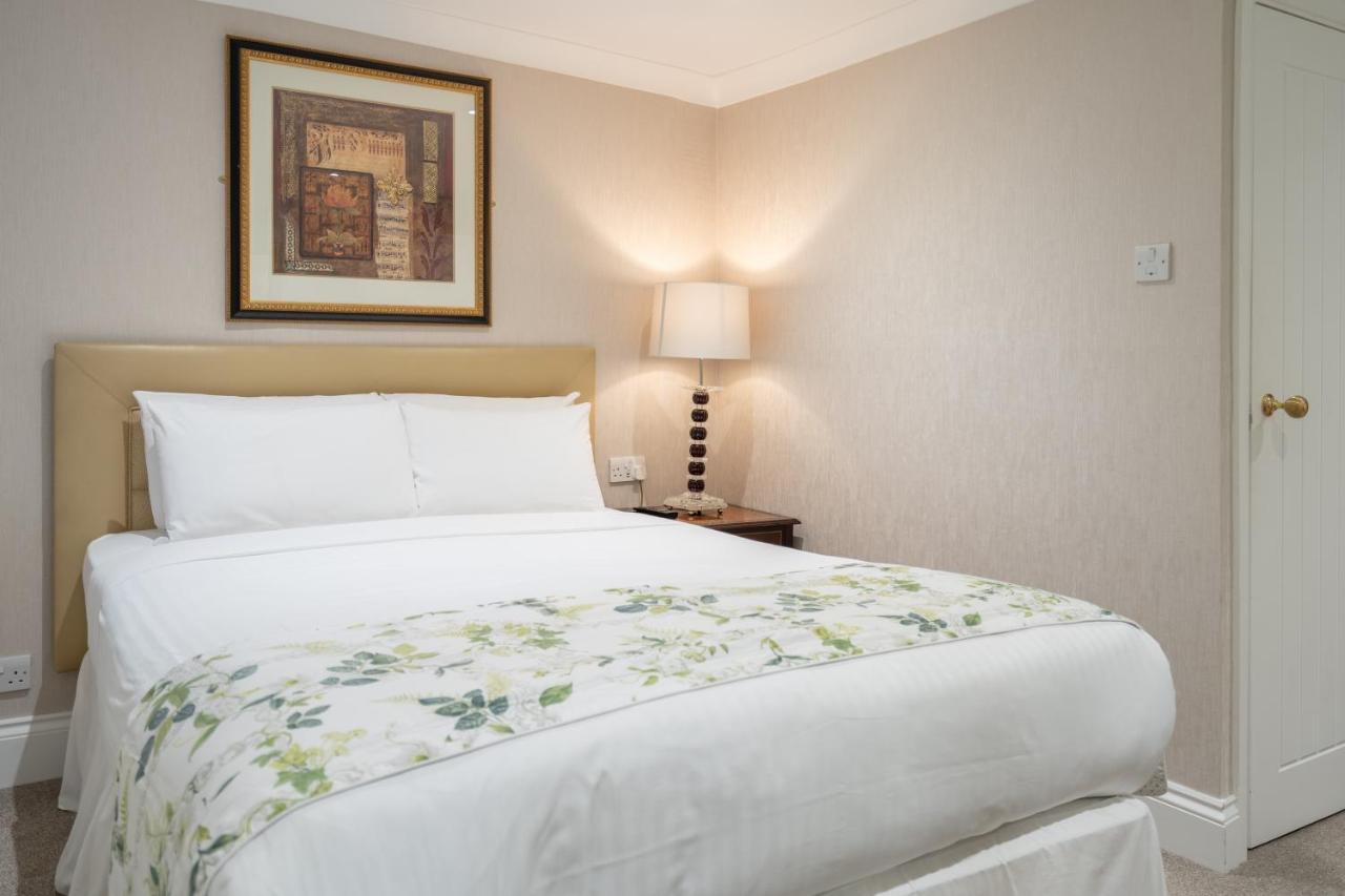 The Clarendon Hotel Blackheath Bagian luar foto