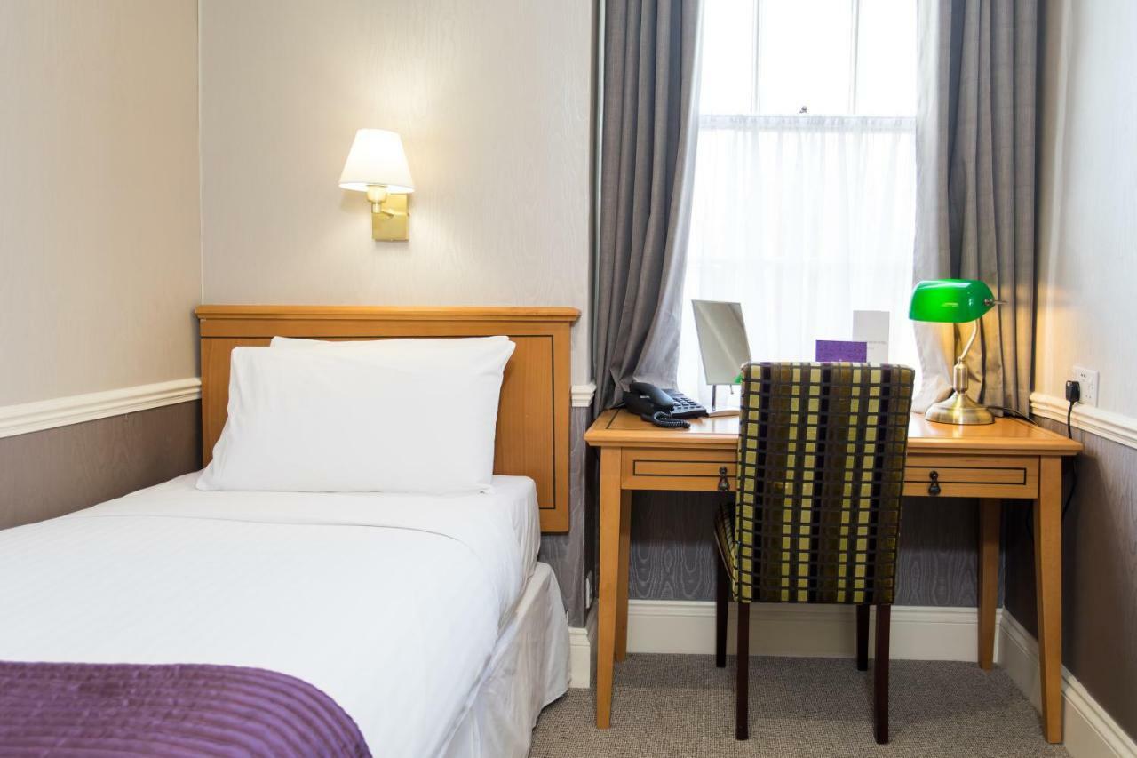 The Clarendon Hotel Blackheath Bagian luar foto