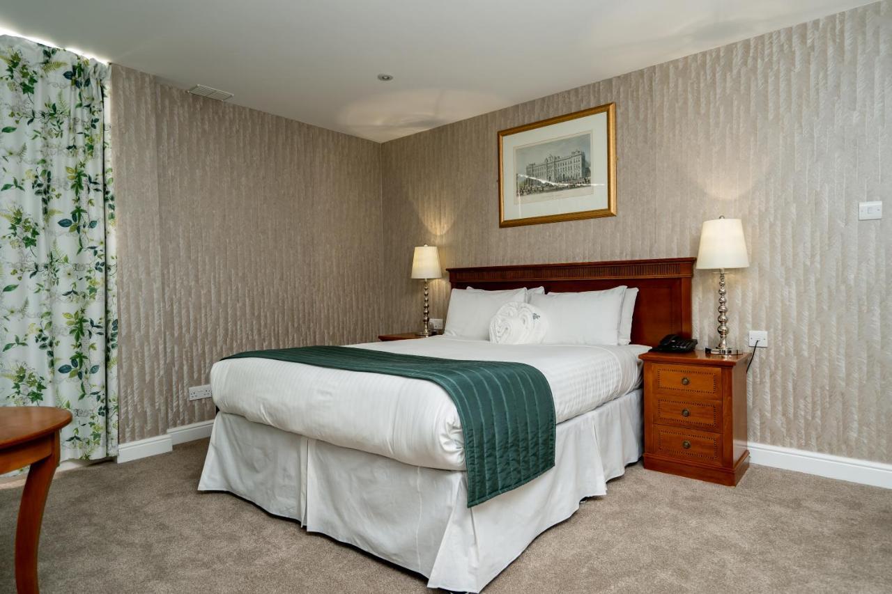 The Clarendon Hotel Blackheath Bagian luar foto